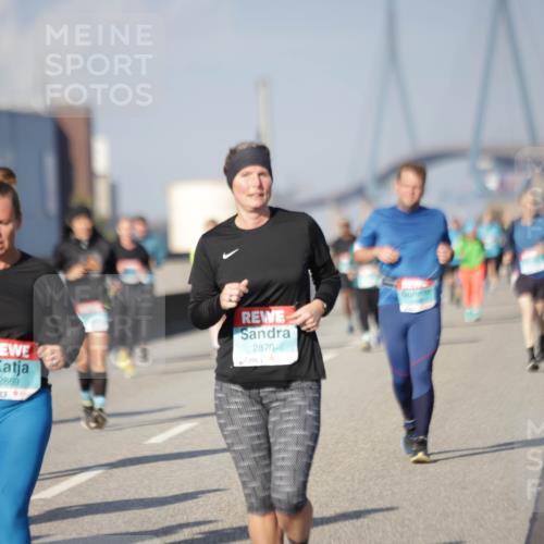 03.10.2025 - Köhlbrandbrückenlauf Jannik Wohlers http://msf.ph/oto/9088480 03.10.2025 10:09:06 Position 3 2869, 2870 meine-sportfotos.de