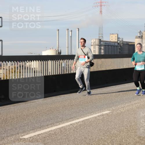 03.10.2025 - Köhlbrandbrückenlauf Lena Gebhardt http://msf.ph/oto/9088484 03.10.2025 10:06:42 Position 2 3771 meine-sportfotos.de