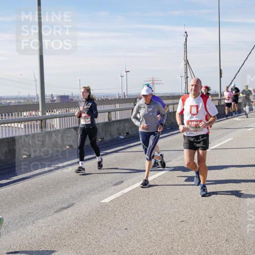 03.10.2025 - Köhlbrandbrückenlauf Michael Burmester http://msf.ph/oto/9088486 03.10.2025 12:44:37 Position 2 5468, 6232 meine-sportfotos.de