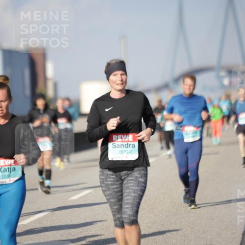 03.10.2025 - Köhlbrandbrückenlauf Jannik Wohlers http://msf.ph/oto/9088487 03.10.2025 10:09:06 Position 3 2869, 2870 meine-sportfotos.de
