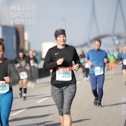 03.10.2025 - Köhlbrandbrückenlauf Jannik Wohlers http://msf.ph/oto/9088492 03.10.2025 10:09:06 Position 3 2869, 2870 meine-sportfotos.de