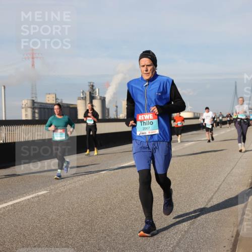03.10.2025 - Köhlbrandbrückenlauf Lena Gebhardt http://msf.ph/oto/9088497 03.10.2025 10:06:42 Position 2 2067 meine-sportfotos.de