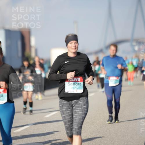 03.10.2025 - Köhlbrandbrückenlauf Jannik Wohlers http://msf.ph/oto/9088503 03.10.2025 10:09:06 Position 3 2869, 2870 meine-sportfotos.de