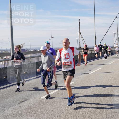 03.10.2025 - Köhlbrandbrückenlauf Michael Burmester http://msf.ph/oto/9088504 03.10.2025 12:44:38 Position 2 6232 meine-sportfotos.de