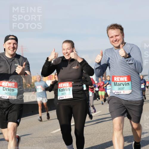 03.10.2025 - Köhlbrandbrückenlauf Jannik Wohlers http://msf.ph/oto/9088505 03.10.2025 09:58:10 Position 3 3470, 3471, 3037 meine-sportfotos.de