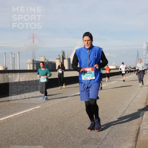 03.10.2025 - Köhlbrandbrückenlauf Lena Gebhardt http://msf.ph/oto/9088524 03.10.2025 10:06:42 Position 2 2067 meine-sportfotos.de