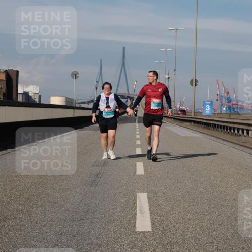 03.10.2025 - Köhlbrandbrückenlauf Fabian Wolf http://msf.ph/oto/9088564 03.10.2025 10:24:15 Position 3 2650, 3 meine-sportfotos.de