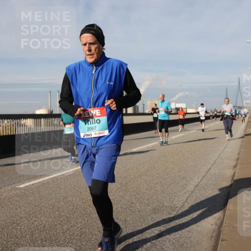 03.10.2025 - Köhlbrandbrückenlauf Lena Gebhardt http://msf.ph/oto/9088567 03.10.2025 10:06:43 Position 2 2067 meine-sportfotos.de