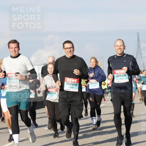 03.10.2025 - Köhlbrandbrückenlauf Jannik Wohlers http://msf.ph/oto/9088576 03.10.2025 09:58:14 Position 3 1782, 2230, 1588, 1714, 1892 meine-sportfotos.de