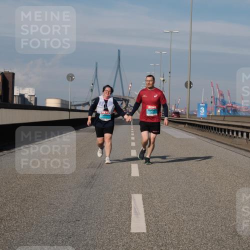 03.10.2025 - Köhlbrandbrückenlauf Fabian Wolf http://msf.ph/oto/9088579 03.10.2025 10:24:15 Position 3 3 meine-sportfotos.de