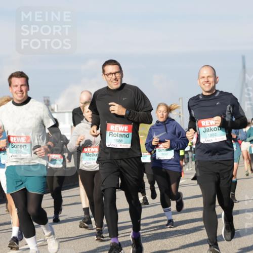 03.10.2025 - Köhlbrandbrückenlauf Jannik Wohlers http://msf.ph/oto/9088586 03.10.2025 09:58:14 Position 3 1782, 1588, 1714, 2230, 1892 meine-sportfotos.de