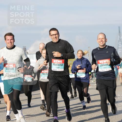 03.10.2025 - Köhlbrandbrückenlauf Jannik Wohlers http://msf.ph/oto/9088589 03.10.2025 09:58:14 Position 3 1782, 1588, 1714, 2230, 1892 meine-sportfotos.de