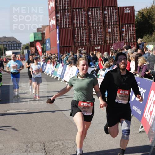 03.10.2025 - Köhlbrandbrückenlauf Jannik Wohlers http://msf.ph/oto/9088600 03.10.2025 13:19:14 Ziel 4143, 4593, 4631, 4632, 4690, 4725, 4727, 4816, 4828, 4876, 4996, 5027, 5853, 5858, 6088, 6127, 6225, 6226, 6576 meine-sportfotos.de