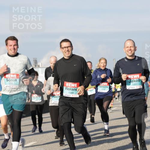 03.10.2025 - Köhlbrandbrückenlauf Jannik Wohlers http://msf.ph/oto/9088602 03.10.2025 09:58:14 Position 3 1782, 1892, 2230, 1588, 171 meine-sportfotos.de