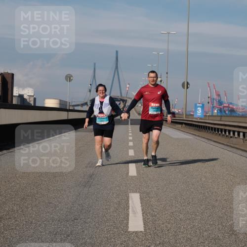 03.10.2025 - Köhlbrandbrückenlauf Fabian Wolf http://msf.ph/oto/9088606 03.10.2025 10:24:16 Position 3 2650, 3 meine-sportfotos.de