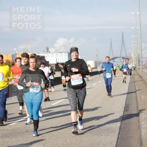 03.10.2025 - Köhlbrandbrückenlauf Jannik Wohlers http://msf.ph/oto/9088620 03.10.2025 10:09:08 Position 3 2869, 2870 meine-sportfotos.de
