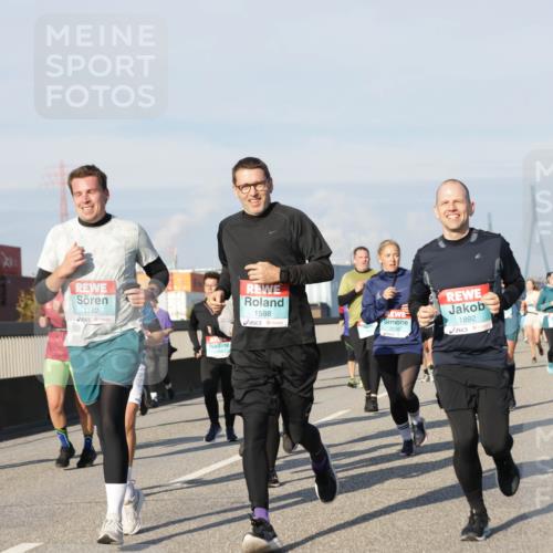 03.10.2025 - Köhlbrandbrückenlauf Jannik Wohlers http://msf.ph/oto/9088624 03.10.2025 09:58:15 Position 3 1782, 1588, 1892 meine-sportfotos.de