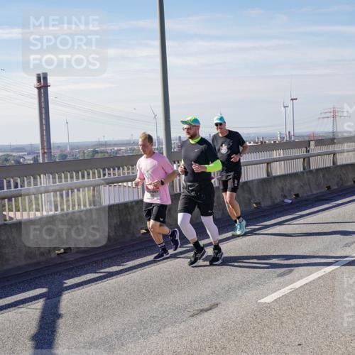 03.10.2025 - Köhlbrandbrückenlauf Michael Burmester http://msf.ph/oto/9088626 03.10.2025 12:44:44 Position 2 4417 meine-sportfotos.de
