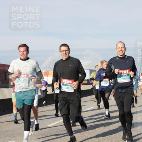 03.10.2025 - Köhlbrandbrückenlauf Jannik Wohlers http://msf.ph/oto/9088637 03.10.2025 09:58:15 Position 3 1782, 1588, 2230, 1892 meine-sportfotos.de