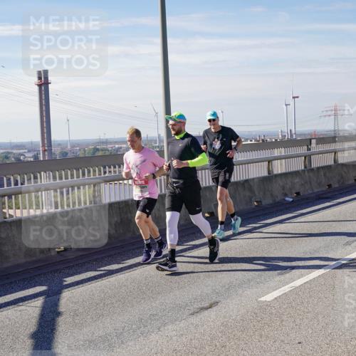 03.10.2025 - Köhlbrandbrückenlauf Michael Burmester http://msf.ph/oto/9088645 03.10.2025 12:44:44 Position 2 4417 meine-sportfotos.de