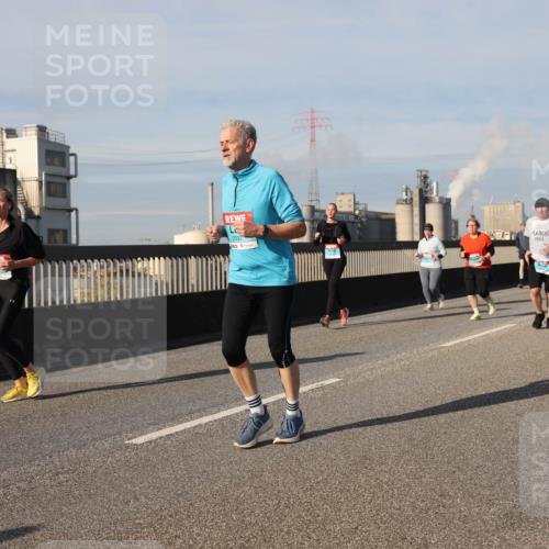 03.10.2025 - Köhlbrandbrückenlauf Lena Gebhardt http://msf.ph/oto/9088671 03.10.2025 10:06:46 Position 2 2037 meine-sportfotos.de
