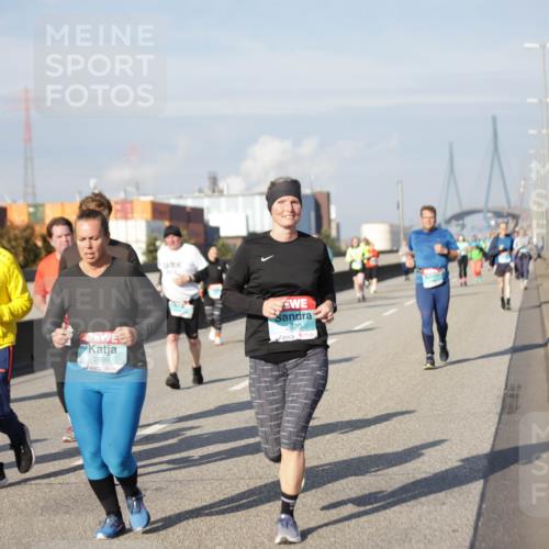 03.10.2025 - Köhlbrandbrückenlauf Jannik Wohlers http://msf.ph/oto/9088675 03.10.2025 10:09:08 Position 3 3451, 2869, 2870 meine-sportfotos.de