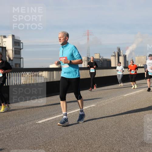 03.10.2025 - Köhlbrandbrückenlauf Lena Gebhardt http://msf.ph/oto/9088681 03.10.2025 10:06:46 Position 2 2037, 3729, 2023 meine-sportfotos.de