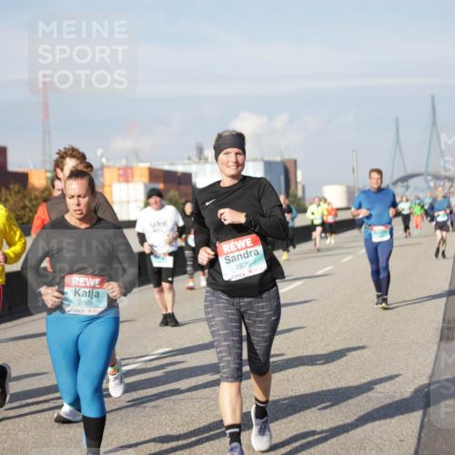 03.10.2025 - Köhlbrandbrückenlauf Jannik Wohlers http://msf.ph/oto/9088691 03.10.2025 10:09:08 Position 3 2869, 2870 meine-sportfotos.de