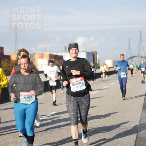 03.10.2025 - Köhlbrandbrückenlauf Jannik Wohlers http://msf.ph/oto/9088695 03.10.2025 10:09:09 Position 3 2869, 2870 meine-sportfotos.de