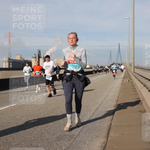 03.10.2025 - Köhlbrandbrückenlauf Lena Gebhardt http://msf.ph/oto/9088715 03.10.2025 10:06:47 Position 2 5, 2023, 3729 meine-sportfotos.de