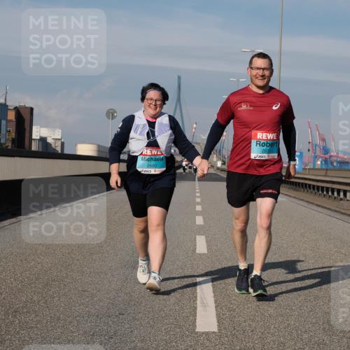 03.10.2025 - Köhlbrandbrückenlauf Fabian Wolf http://msf.ph/oto/9088720 03.10.2025 10:24:18 Position 3 2650, 2639 meine-sportfotos.de