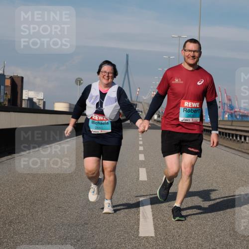 03.10.2025 - Köhlbrandbrückenlauf Fabian Wolf http://msf.ph/oto/9088737 03.10.2025 10:24:18 Position 3 2650, 2639 meine-sportfotos.de