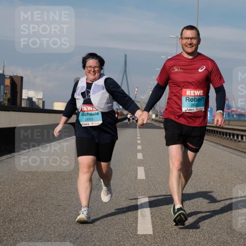 03.10.2025 - Köhlbrandbrückenlauf Fabian Wolf http://msf.ph/oto/9088751 03.10.2025 10:24:18 Position 3 2650, 2639 meine-sportfotos.de