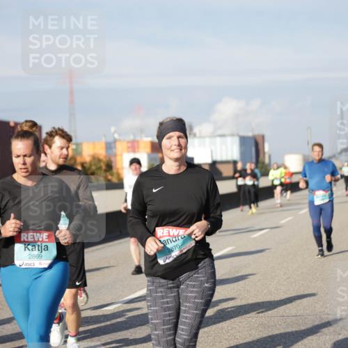 03.10.2025 - Köhlbrandbrückenlauf Jannik Wohlers http://msf.ph/oto/9088752 03.10.2025 10:09:09 Position 3 2869, 2870, 9 meine-sportfotos.de