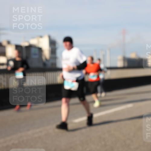 03.10.2025 - Köhlbrandbrückenlauf Lena Gebhardt http://msf.ph/oto/9088755 03.10.2025 10:06:49 Position 2  meine-sportfotos.de
