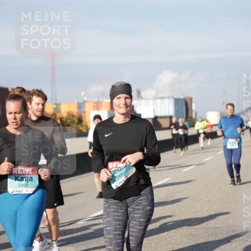 03.10.2025 - Köhlbrandbrückenlauf Jannik Wohlers http://msf.ph/oto/9088762 03.10.2025 10:09:09 Position 3 2869, 2870 meine-sportfotos.de