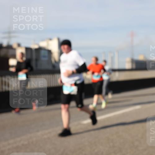 03.10.2025 - Köhlbrandbrückenlauf Lena Gebhardt http://msf.ph/oto/9088768 03.10.2025 10:06:49 Position 2  meine-sportfotos.de