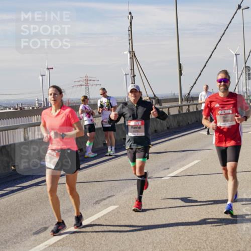 03.10.2025 - Köhlbrandbrückenlauf Michael Burmester http://msf.ph/oto/9088779 03.10.2025 12:44:49 Position 2 4375 meine-sportfotos.de