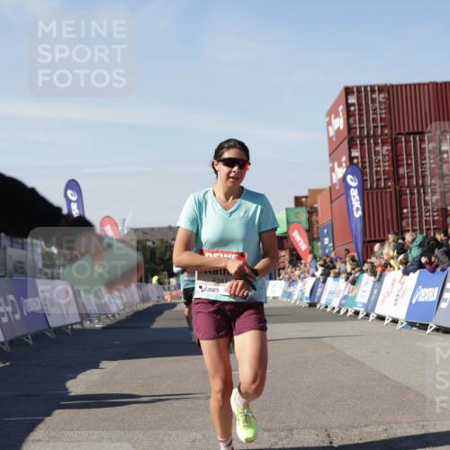 03.10.2025 - Köhlbrandbrückenlauf Jannik Wohlers http://msf.ph/oto/9088790 03.10.2025 12:53:30 Ziel 4029, 4155, 6241, 6656, 6804 meine-sportfotos.de