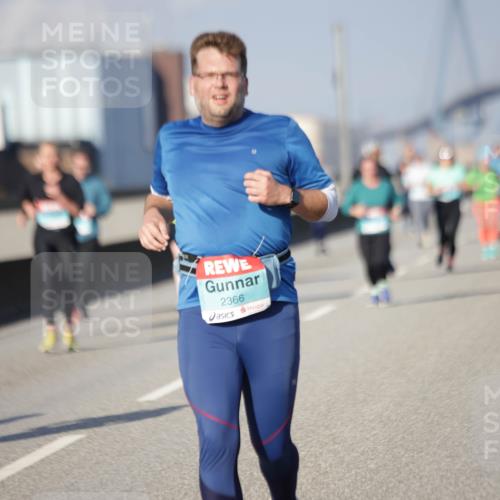 03.10.2025 - Köhlbrandbrückenlauf Jannik Wohlers http://msf.ph/oto/9088803 03.10.2025 10:09:11 Position 3 2366 meine-sportfotos.de
