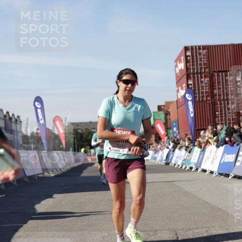 03.10.2025 - Köhlbrandbrückenlauf Jannik Wohlers http://msf.ph/oto/9088805 03.10.2025 12:53:30 Ziel 4029, 4155, 6241, 6656, 6804 meine-sportfotos.de