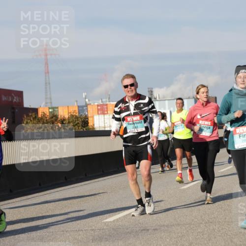 03.10.2025 - Köhlbrandbrückenlauf Jannik Wohlers http://msf.ph/oto/9088812 03.10.2025 09:58:20 Position 3 2938, 3540, 2110, 1431, 2953 meine-sportfotos.de