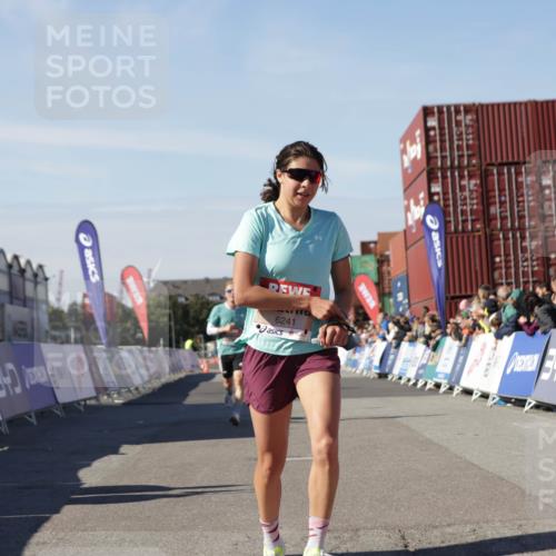 03.10.2025 - Köhlbrandbrückenlauf Jannik Wohlers http://msf.ph/oto/9088817 03.10.2025 12:53:30 Ziel 4029, 4155, 6241, 6656, 6804 meine-sportfotos.de