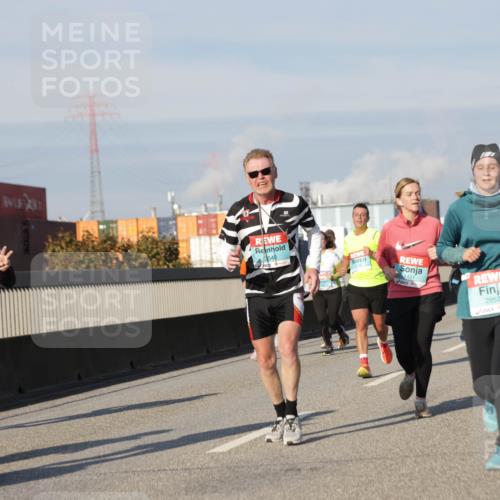 03.10.2025 - Köhlbrandbrückenlauf Jannik Wohlers http://msf.ph/oto/9088818 03.10.2025 09:58:21 Position 3 2938, 540, 1431, 2953 meine-sportfotos.de