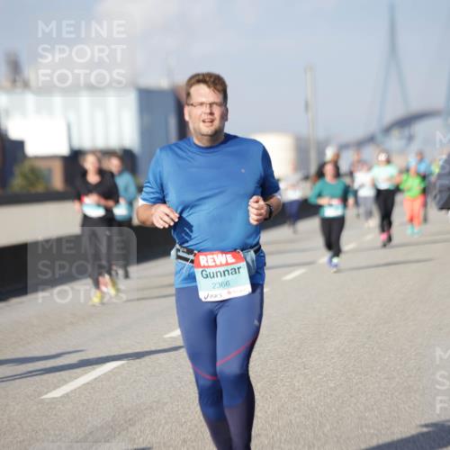 03.10.2025 - Köhlbrandbrückenlauf Jannik Wohlers http://msf.ph/oto/9088826 03.10.2025 10:09:11 Position 3 2366 meine-sportfotos.de