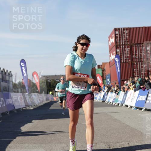 03.10.2025 - Köhlbrandbrückenlauf Jannik Wohlers http://msf.ph/oto/9088829 03.10.2025 12:53:30 Ziel 4029, 4155, 6241, 6656, 6804 meine-sportfotos.de