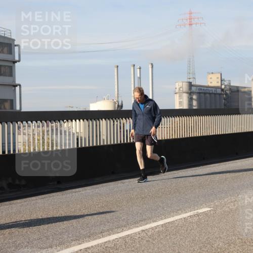 03.10.2025 - Köhlbrandbrückenlauf Lena Gebhardt http://msf.ph/oto/9088842 03.10.2025 10:06:52 Position 2  meine-sportfotos.de