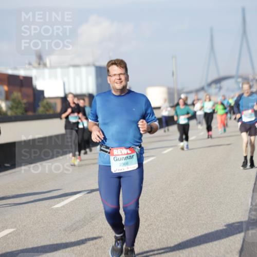 03.10.2025 - Köhlbrandbrückenlauf Jannik Wohlers http://msf.ph/oto/9088848 03.10.2025 10:09:12 Position 3 2366 meine-sportfotos.de
