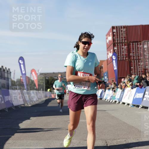 03.10.2025 - Köhlbrandbrückenlauf Jannik Wohlers http://msf.ph/oto/9088849 03.10.2025 12:53:30 Ziel 4029, 4155, 6241, 6656, 6804 meine-sportfotos.de