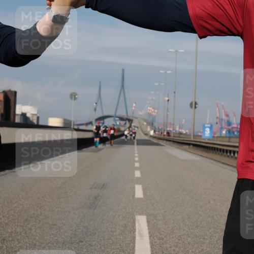 03.10.2025 - Köhlbrandbrückenlauf Fabian Wolf http://msf.ph/oto/9088853 03.10.2025 10:24:20 Position 3  meine-sportfotos.de